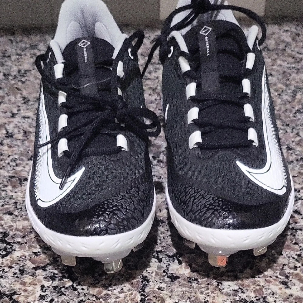 Alpha Huarache Elite 4 Low - Picture 12 of 12
